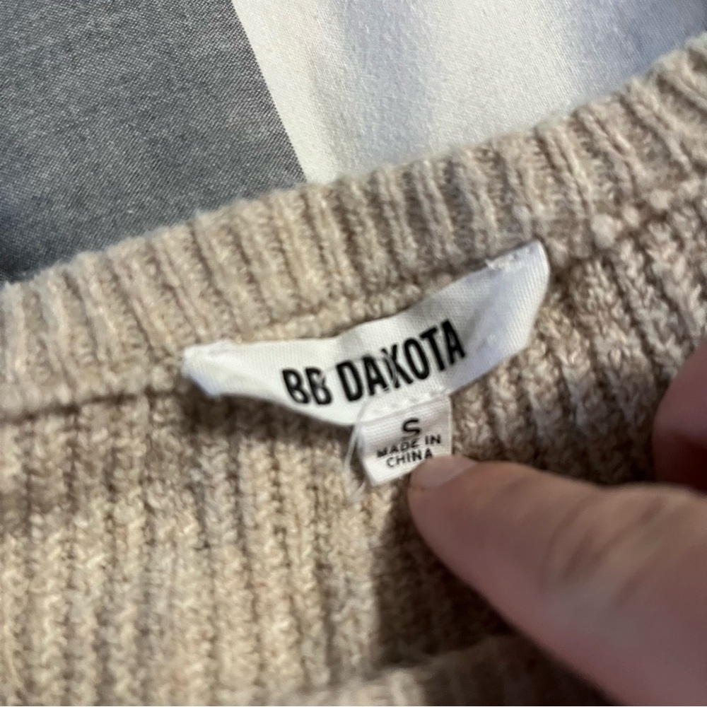 Sweater - Picture 4 of 5